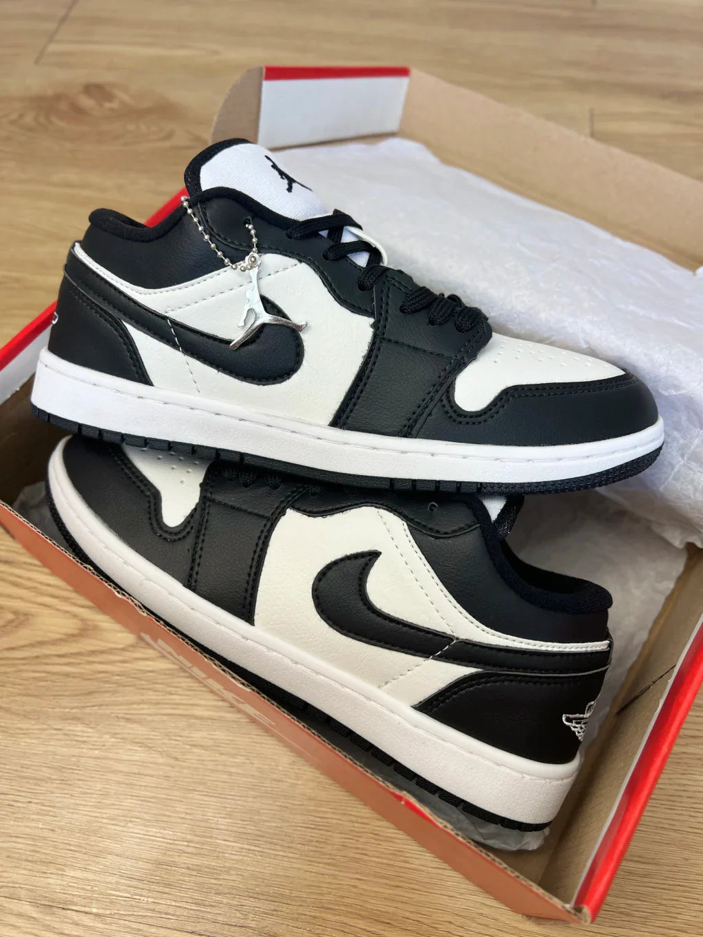 Zapatilla Nike Unisex - Air Jordan 1 Low -Negro/Blanco