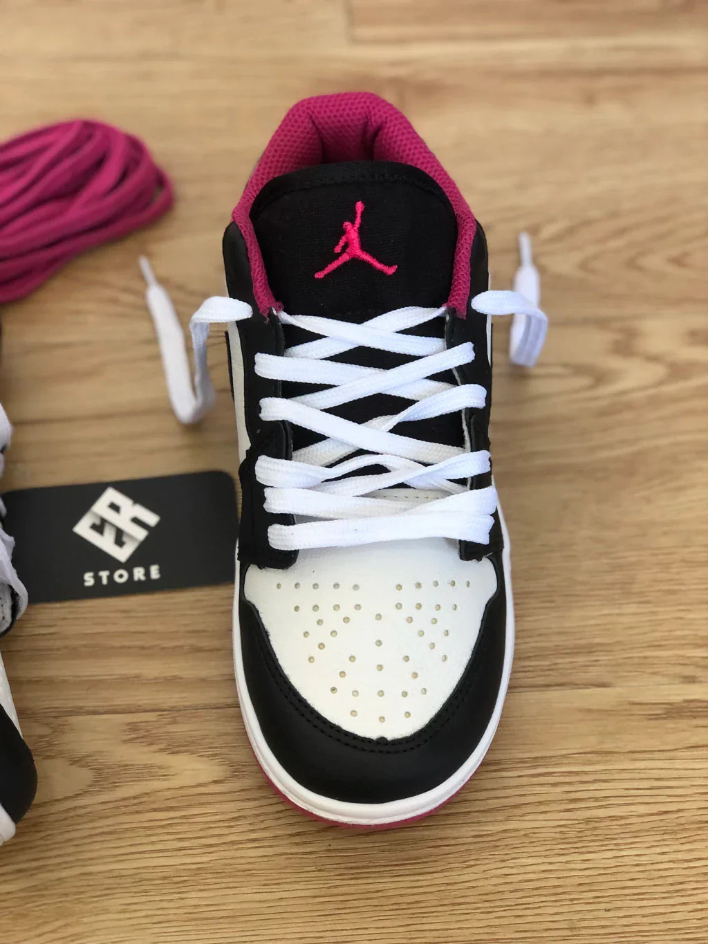 Zapatilla Nike Unisex - Air Jordan 1 Low -Negro/Rosa