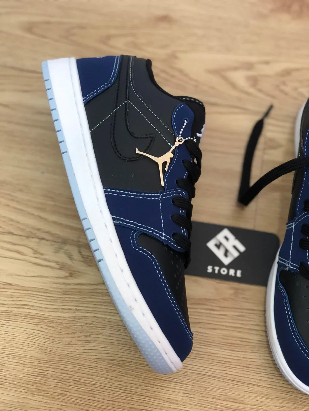 Zapatilla Nike Unisex - Air Jordan 1 Low -Azul Marino/Negro
