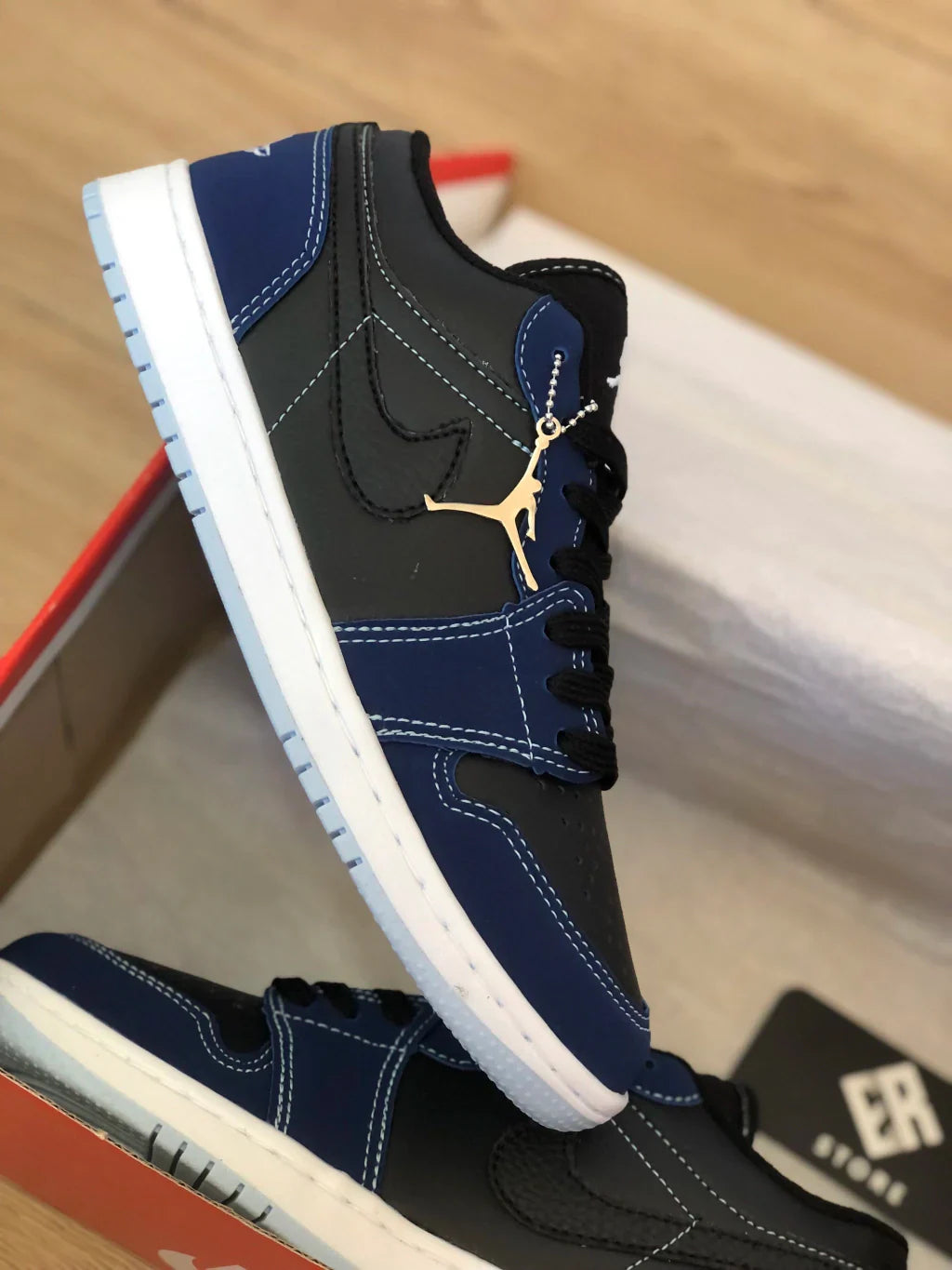Zapatilla Nike Unisex - Air Jordan 1 Low -Azul Marino/Negro