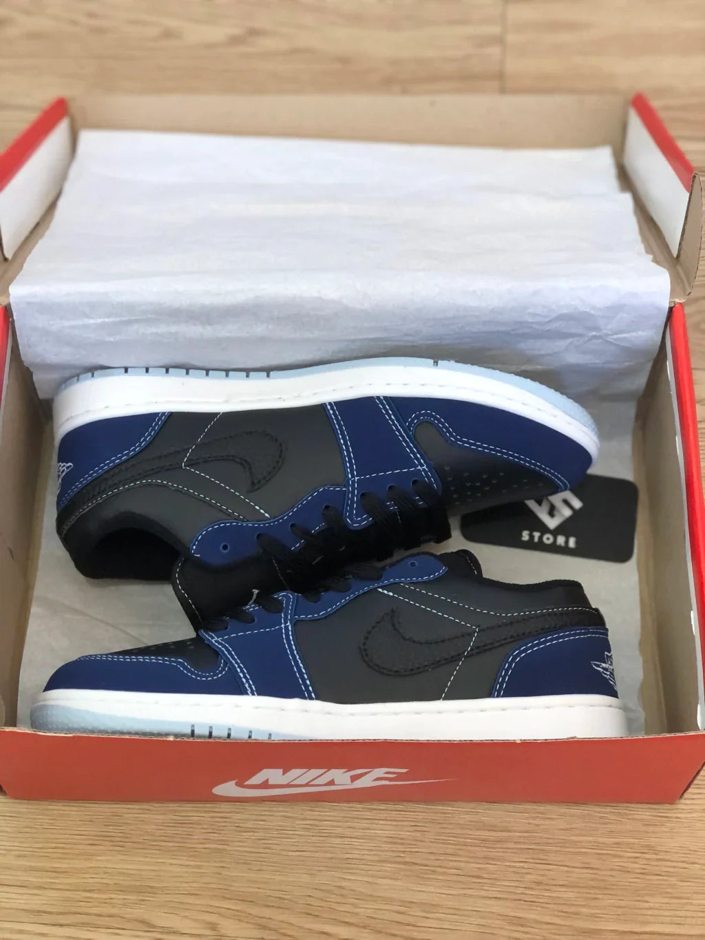 Zapatilla Nike Unisex - Air Jordan 1 Low -Azul Marino/Negro
