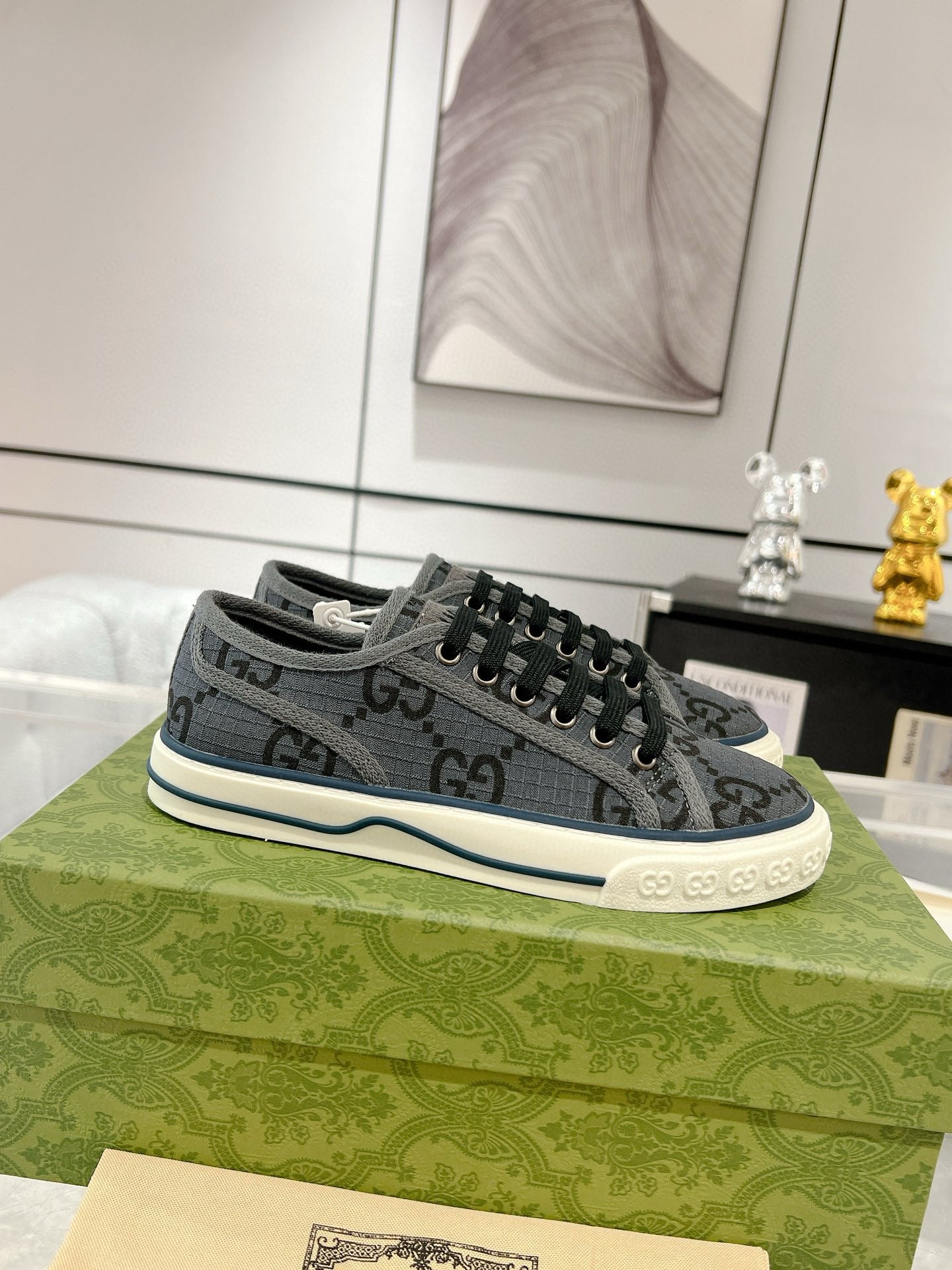 Gucci ‘Low Cane’