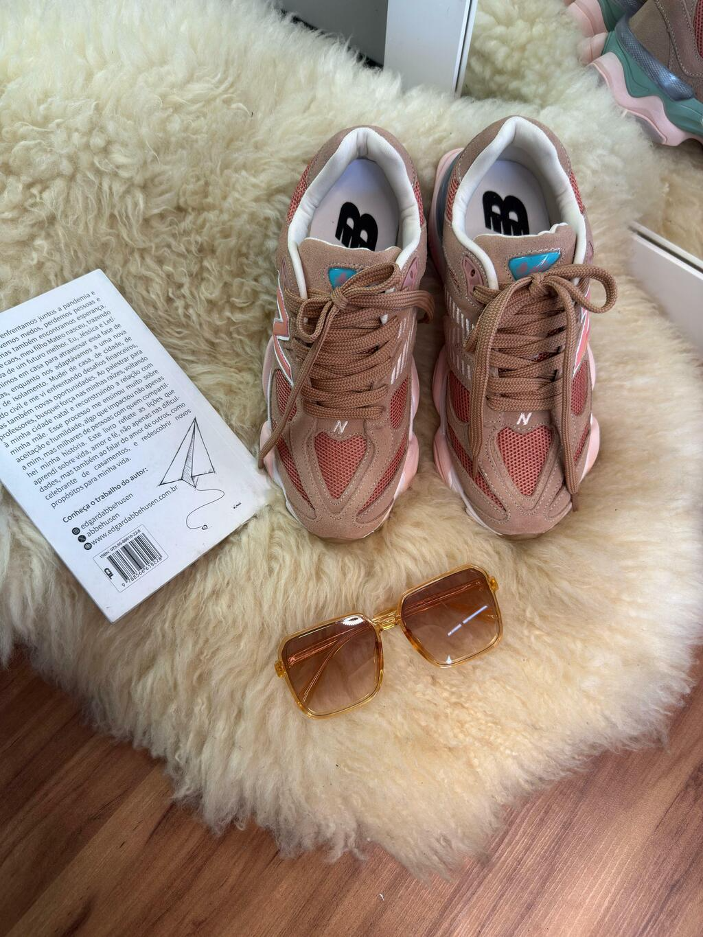 New Balance 9060 Unisex - Marrón/Rosa (Lanzamiento)