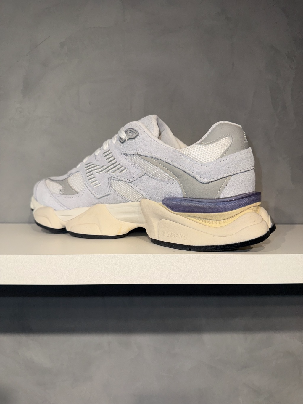 New Balance 9060 Unisex - Blanco/Gris (Lanzamiento)