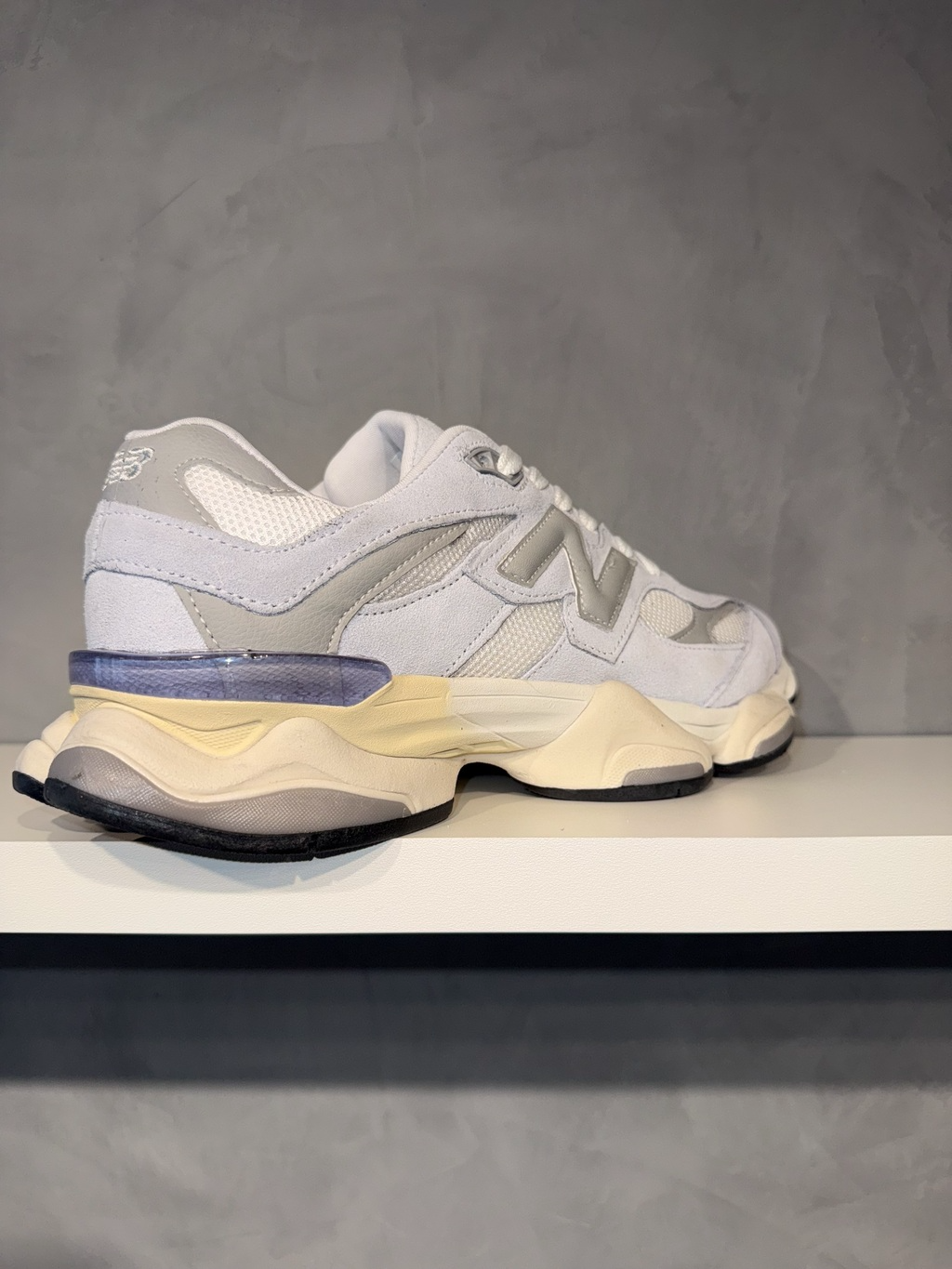 New Balance 9060 Unisex - Blanco/Gris (Lanzamiento)