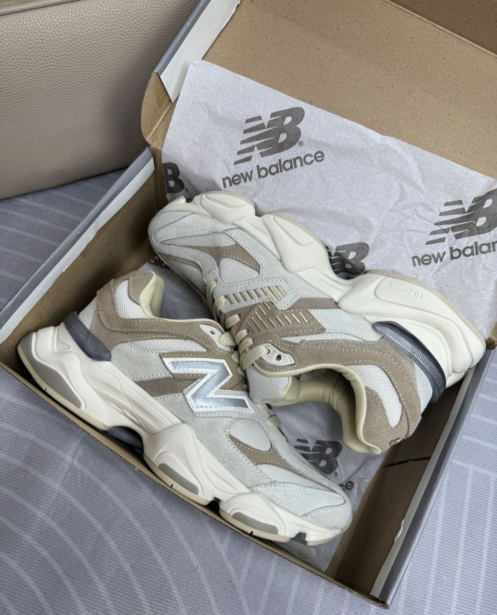 New Balance 9060 Unisex - Off-White/Beige/Gris (Lanzamiento)