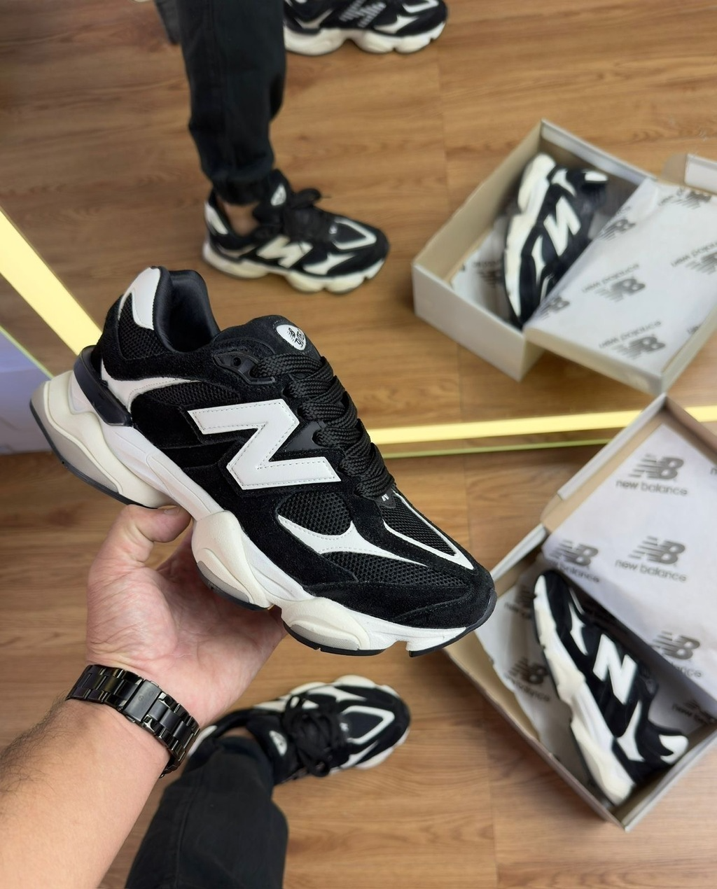 New Balance 9060 Unisex - Negro/Blanco (Lanzamiento)
