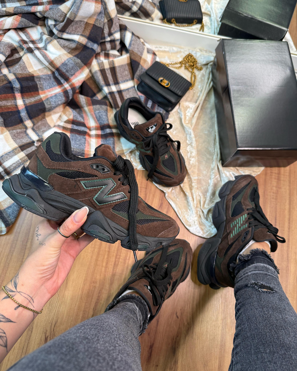 New Balance 9060 Unisex - Marrón/Negro/Verde (Lanzamiento)