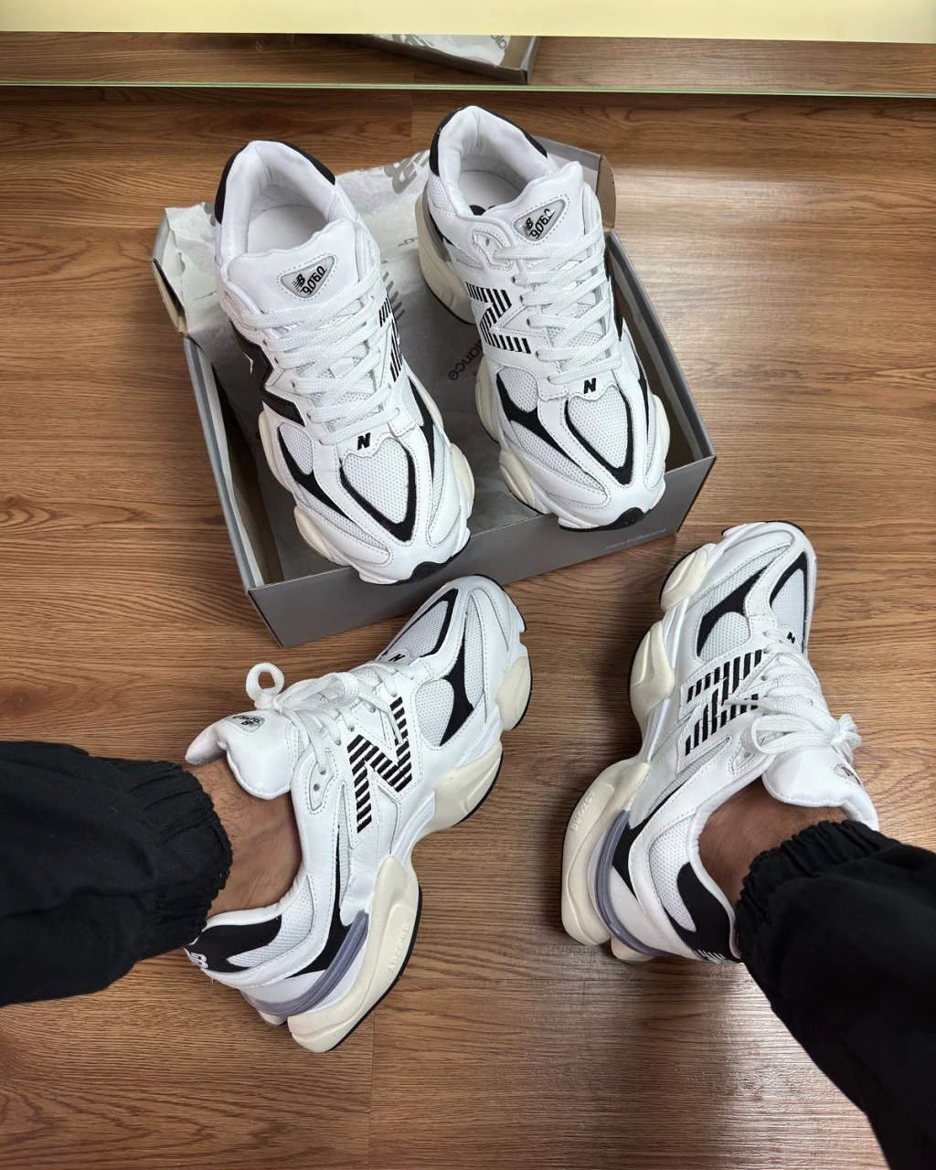 New Balance 9060 Unisex - Blanco/Negro (Lanzamiento)