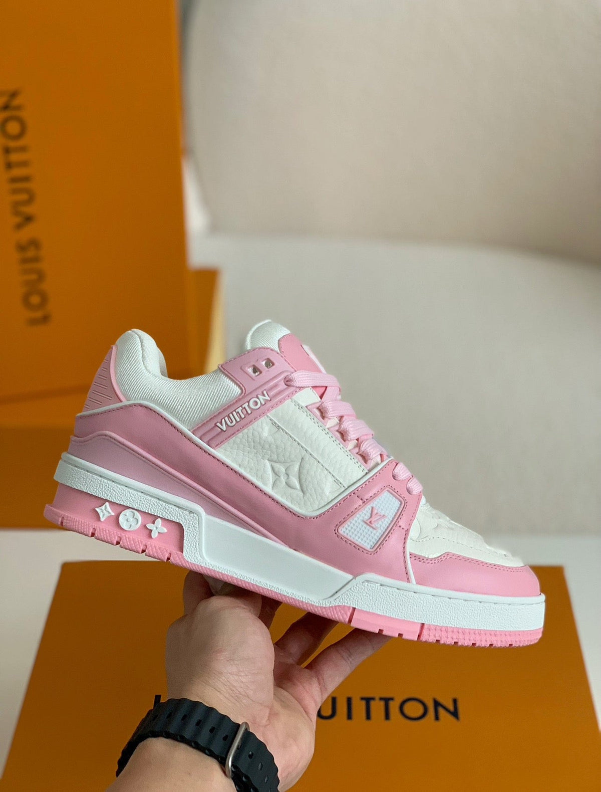 Lv skate ‘rose white’