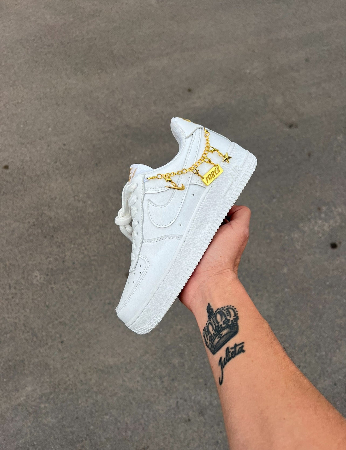 Air Force 1 ‘gold jewerly’