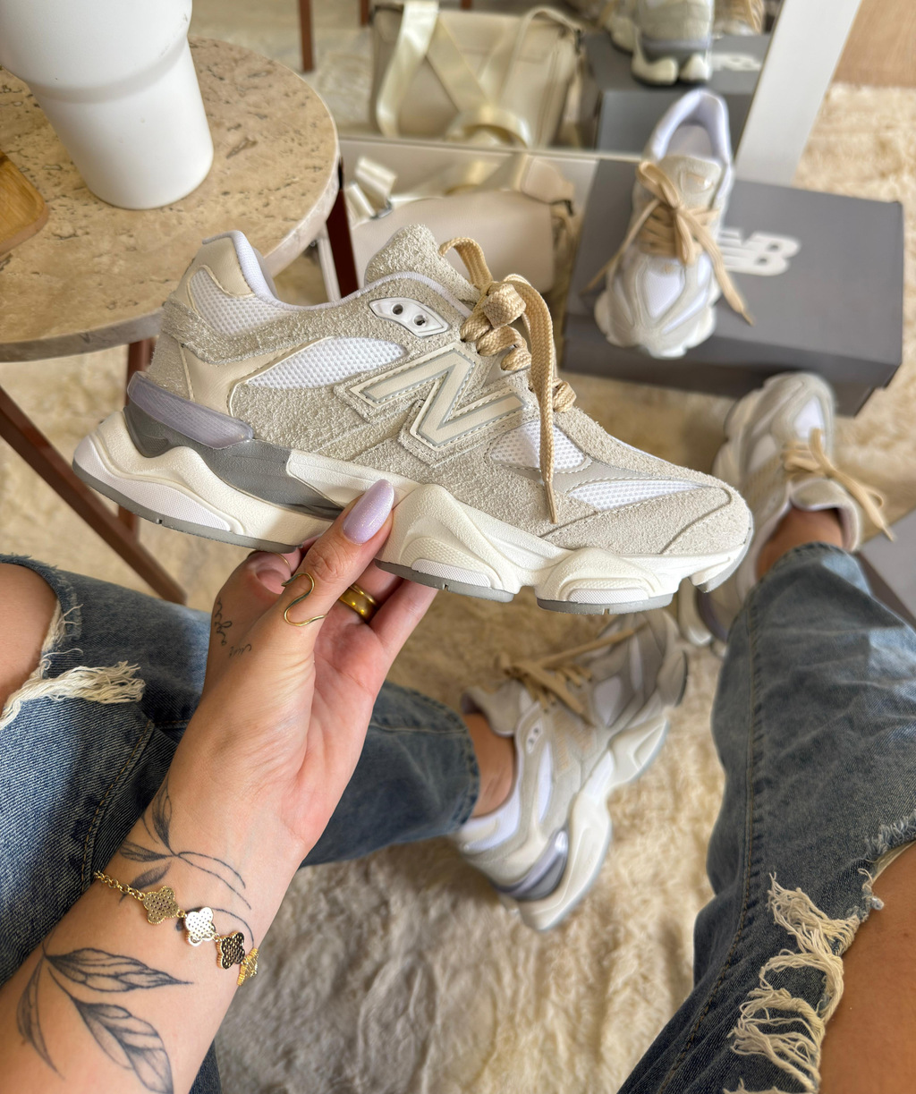 New Balance 9060 Unisex - Blanco/Crema (Lanzamiento)