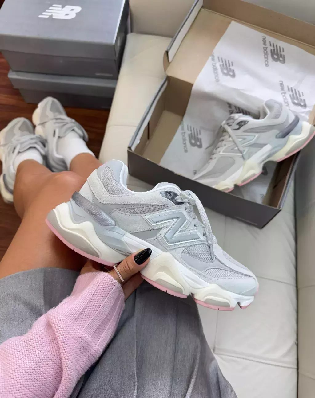 New Balance 9060 Unisex - Gris/Rosa (Lanzamiento)