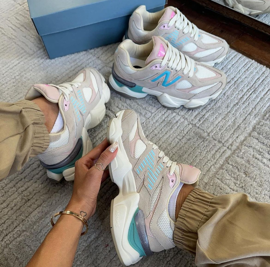 New Balance 9060 Unisex - Off-White/Rosa/Azul (Lanzamiento)