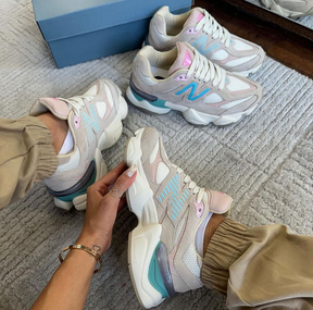 New Balance 9060 Unisex - Off-White/Rosa/Azul (Lanzamiento)